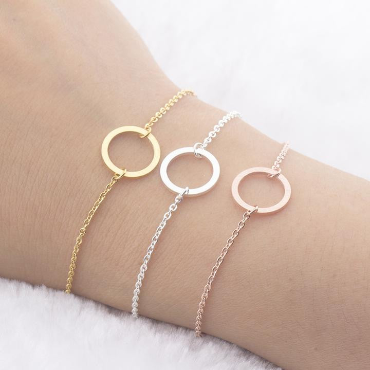 Circle charm bracelet